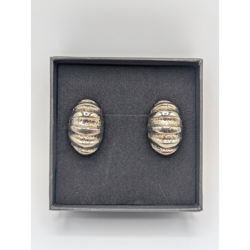 Vintage Ribbed Art Deco Sculpted Shrimp Pillbug Silver Tone Clip On Earrings